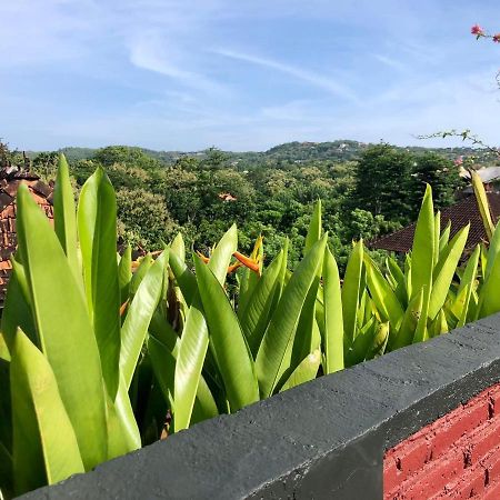 The Hidden Escapes Bingin- Sunset Rooftop Wood House With Ocean View & Private Kitchen Uluwatu Esterno foto